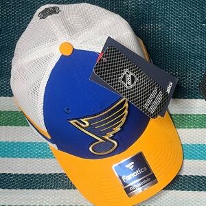 ✨🎉 NWT-St. Louis Blues Fanatics Adjustable Snapback Hat -Yellow and Royal Blue